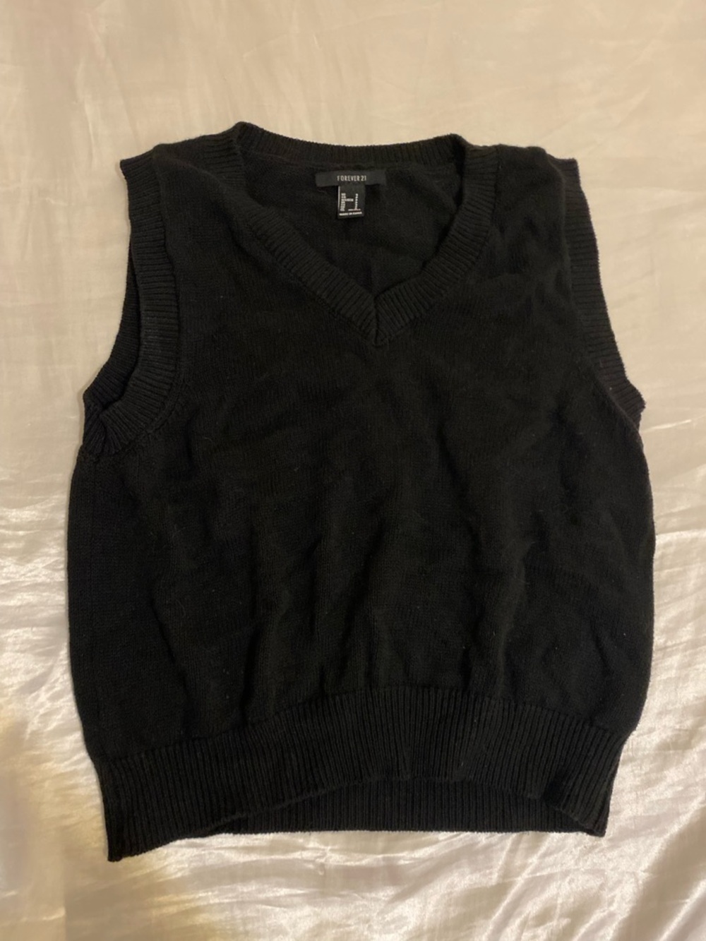 Forever 21 Men and Women’s Unisex Black V-Neck Sweater Vest